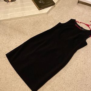 Black sleeveless /back zipper /classic little black dress